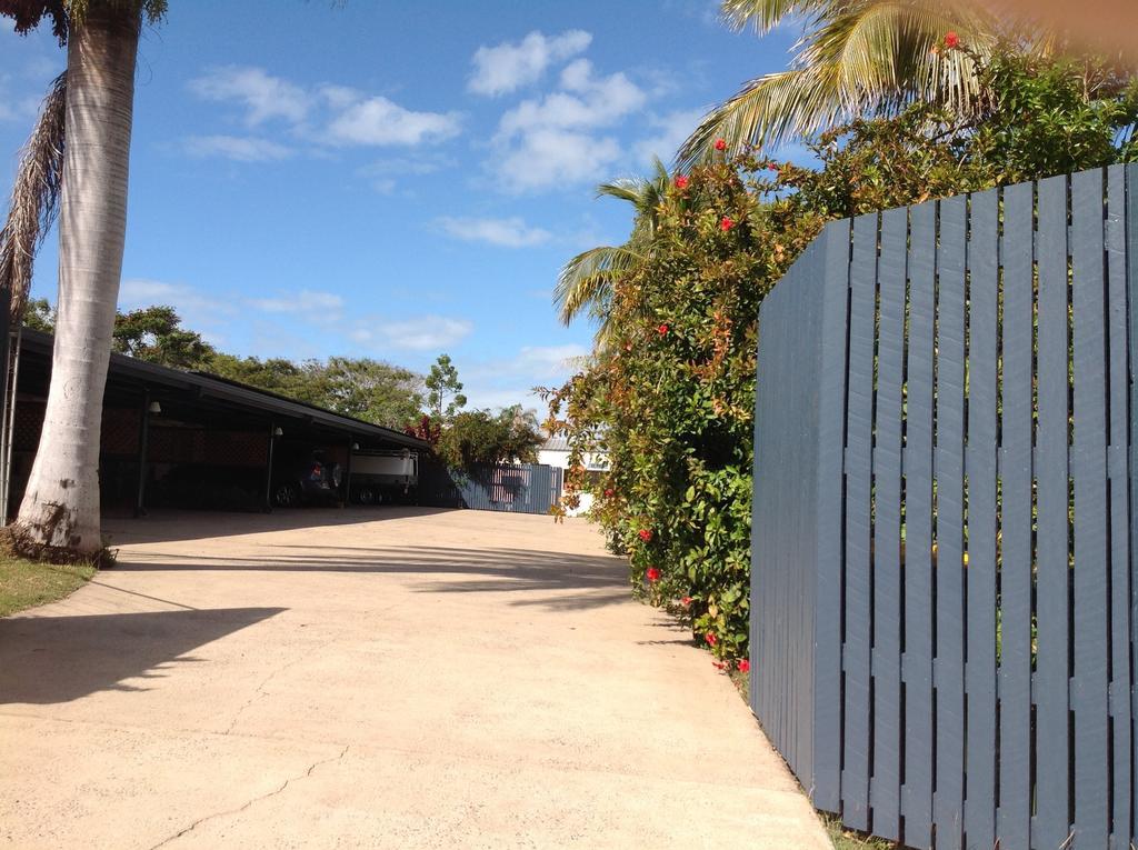 Emu Park Motel ภายนอก รูปภาพ