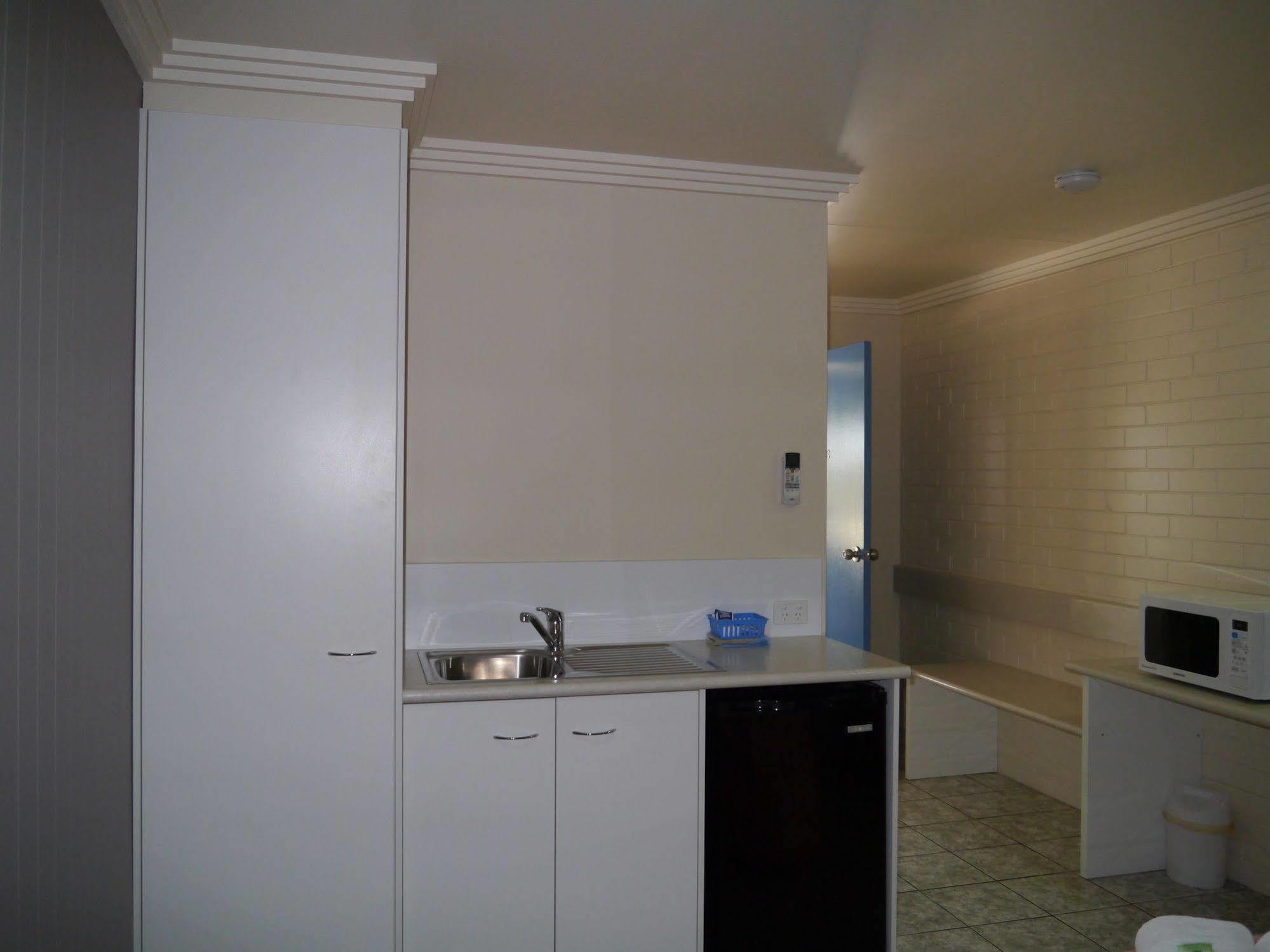 Emu Park Motel ภายนอก รูปภาพ